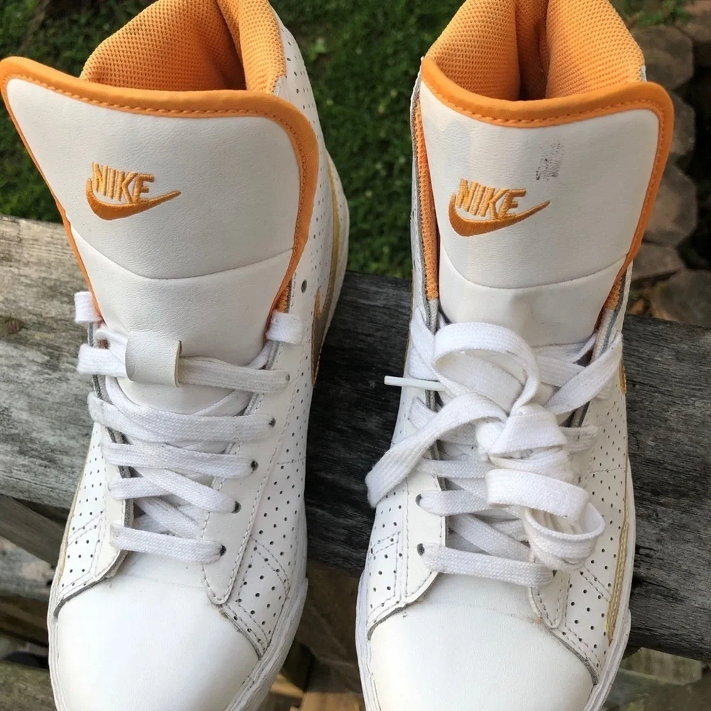 🎉💥🎉💥Nike Air white high tops for youth 💥🎉🎊